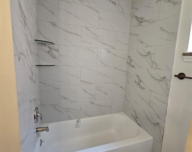 3434 Streamside Lane - Photo Thumbnail 17