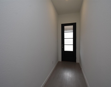 6303 Golden Seaton Drive - Photo Thumbnail 4