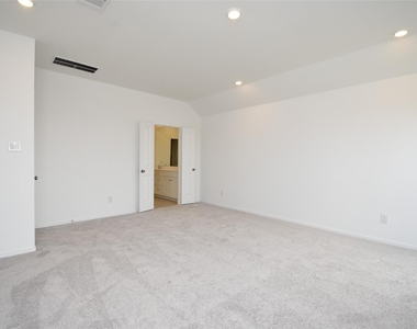 6303 Golden Seaton Drive - Photo Thumbnail 22