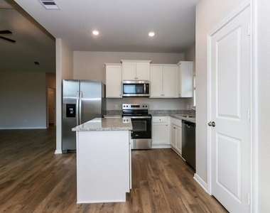 206 Emma Rose Drive - Photo Thumbnail 5