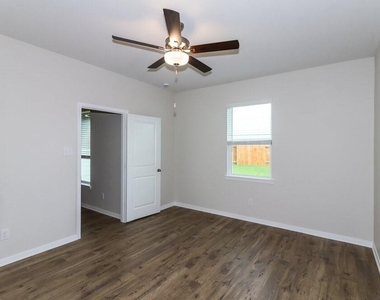 206 Emma Rose Drive - Photo Thumbnail 7