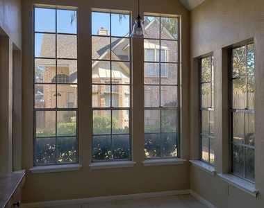 6649 Queensclub Drive - Photo Thumbnail 6