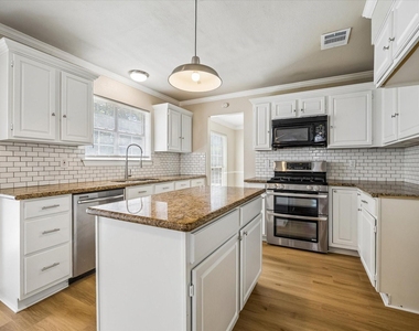 9806 Gold Cup Way - Photo Thumbnail 13