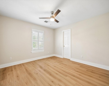 9806 Gold Cup Way - Photo Thumbnail 25