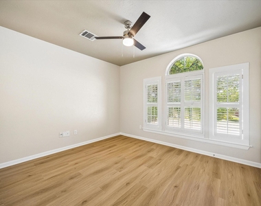 9806 Gold Cup Way - Photo Thumbnail 23