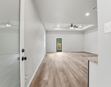 4307 Larkspur Street - Photo Thumbnail 3
