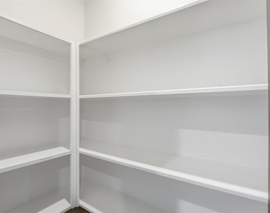 4307 Larkspur Street - Photo Thumbnail 6