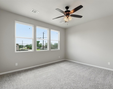 4307 Larkspur Street - Photo Thumbnail 10