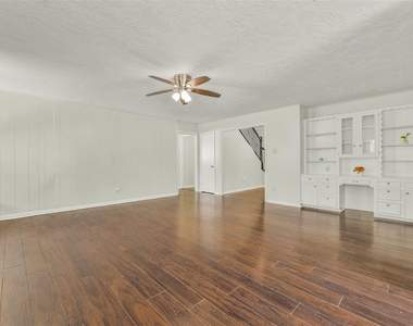 12011 Kirknoll Drive - Photo Thumbnail 14