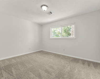 12011 Kirknoll Drive - Photo Thumbnail 34