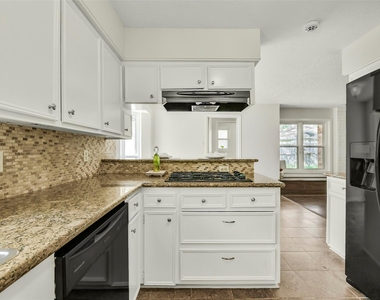 12011 Kirknoll Drive - Photo Thumbnail 17