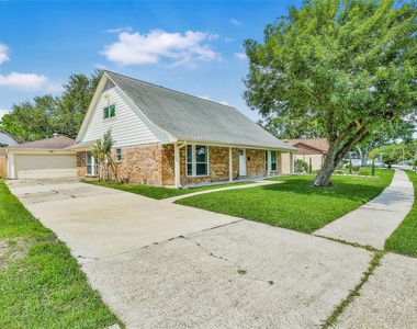 12011 Kirknoll Drive - Photo Thumbnail 2