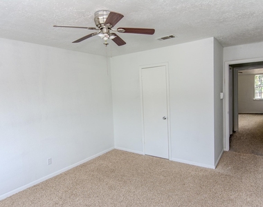 20335 Fieldtree Drive - Photo Thumbnail 13