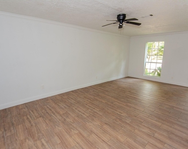 20335 Fieldtree Drive - Photo Thumbnail 3
