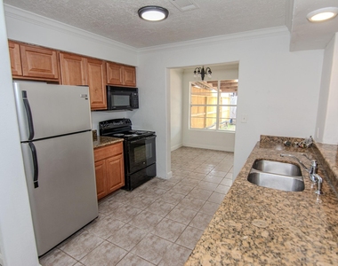 20335 Fieldtree Drive - Photo Thumbnail 6