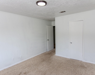 20335 Fieldtree Drive - Photo Thumbnail 11