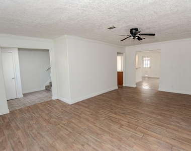 20335 Fieldtree Drive - Photo Thumbnail 2