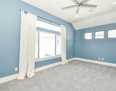 408 Parker Street - Photo Thumbnail 15