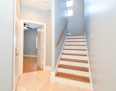408 Parker Street - Photo Thumbnail 2