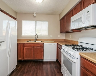 15826 Beechnut Street - Photo Thumbnail 5