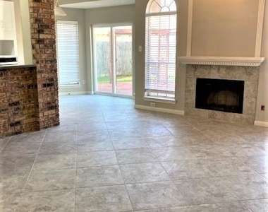 3231 Creek Manor Drive - Photo Thumbnail 5