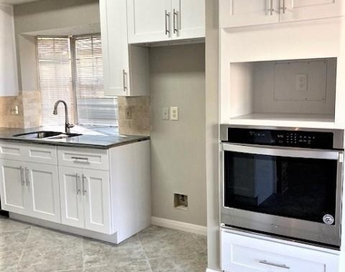 3231 Creek Manor Drive - Photo Thumbnail 7