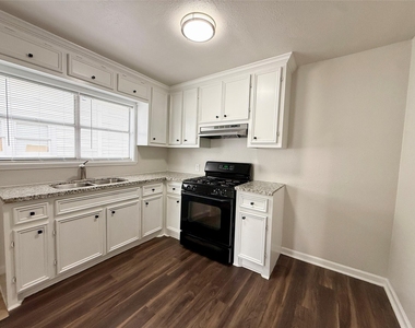 7427 Avenue I - Photo Thumbnail 9