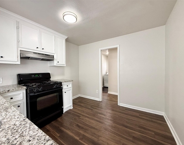 7427 Avenue I - Photo Thumbnail 6