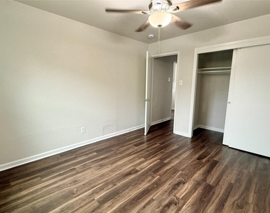 7427 Avenue I - Photo Thumbnail 11