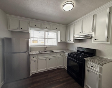 7427 Avenue I - Photo Thumbnail 7