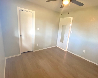 16222 Summer Dew Lane - Photo Thumbnail 21