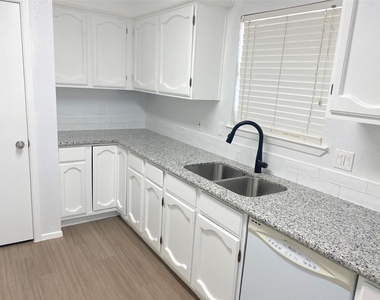 16222 Summer Dew Lane - Photo Thumbnail 8