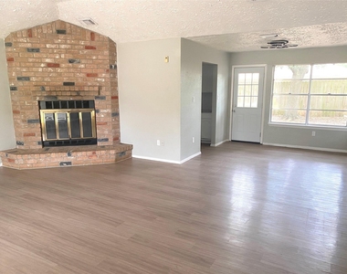 16222 Summer Dew Lane - Photo Thumbnail 5