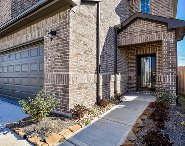5714 Tabula Rasa Drive - Photo Thumbnail 2