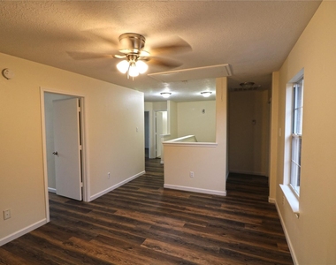 4727 Ivy Meadow Lane - Photo Thumbnail 18