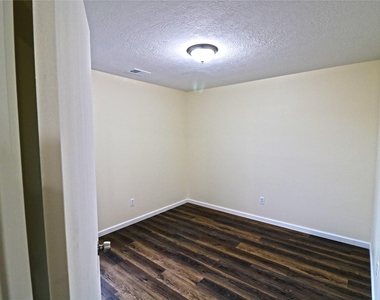 4727 Ivy Meadow Lane - Photo Thumbnail 1