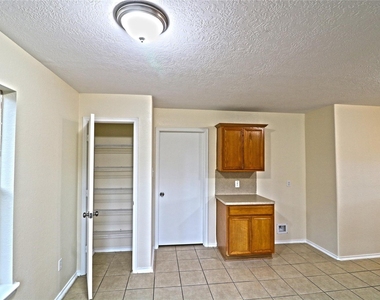 4727 Ivy Meadow Lane - Photo Thumbnail 12