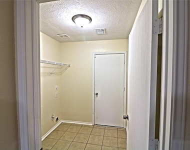 4727 Ivy Meadow Lane - Photo Thumbnail 15