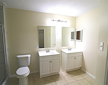 4727 Ivy Meadow Lane - Photo Thumbnail 4