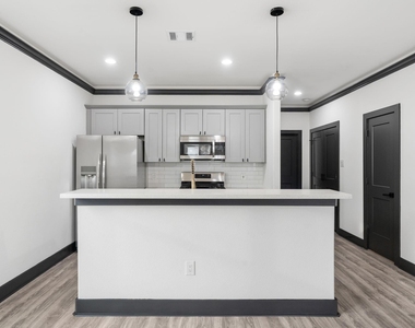 913 Panama Boulevard - Photo Thumbnail 3