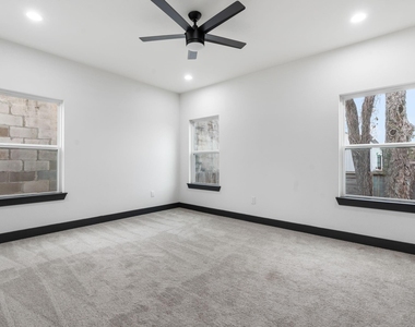 913 Panama Boulevard - Photo Thumbnail 9