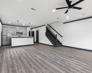 913 Panama Boulevard - Photo Thumbnail 1
