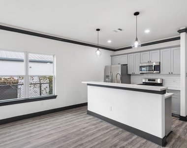 913 Panama Boulevard - Photo Thumbnail 4
