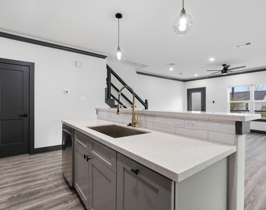 913 Panama Boulevard - Photo Thumbnail 7
