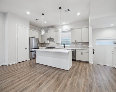 1603 Patterson Street - Photo Thumbnail 8