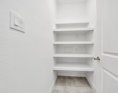 1307 Laskey Street - Photo Thumbnail 38