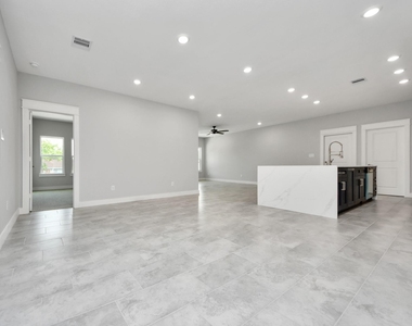 1307 Laskey Street - Photo Thumbnail 23