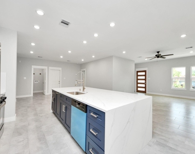 1307 Laskey Street - Photo Thumbnail 18