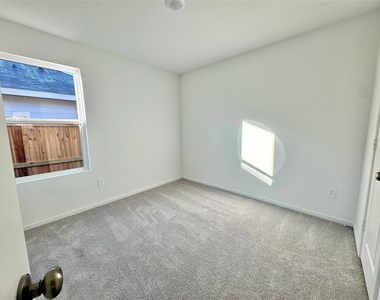 16615 Trembling Aspen Lane - Photo Thumbnail 11