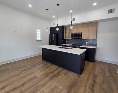 9821 Turnbow Street - Photo Thumbnail 2